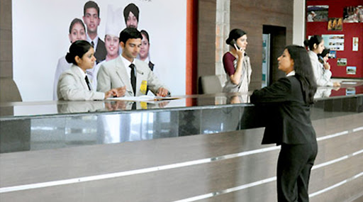 Front Office/ Help Desk Management Services in Mumbai, Lucknow, and all over India.